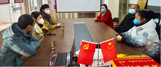 公司参与抗疫服务获赠社区锦旗