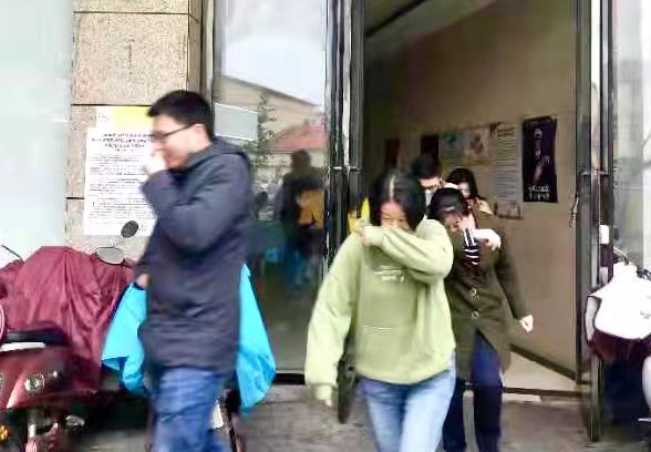 公司组织职工参加物业管理处消防演练(图4)