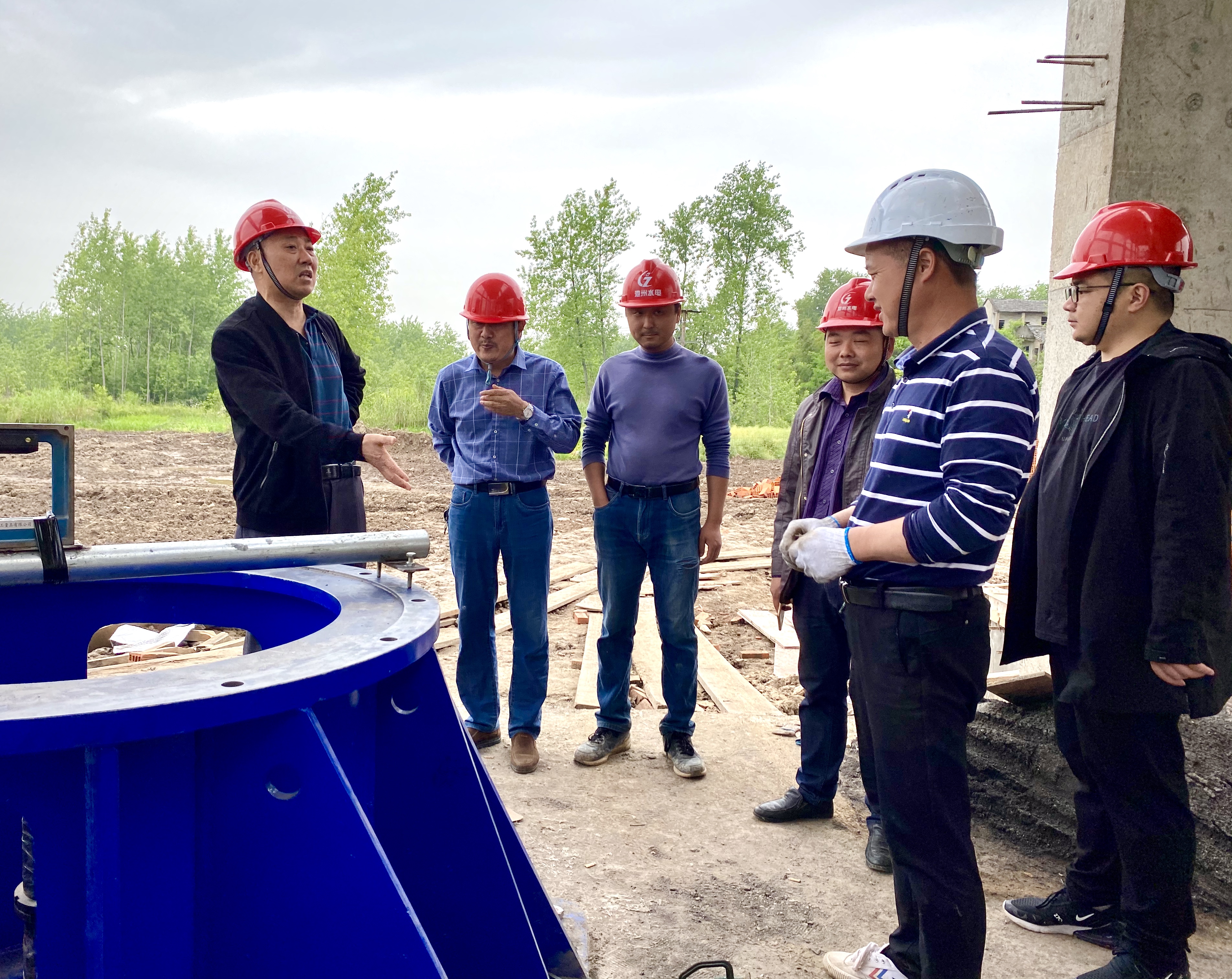 公司领导赴项目部进行汛前安全检查(图1)