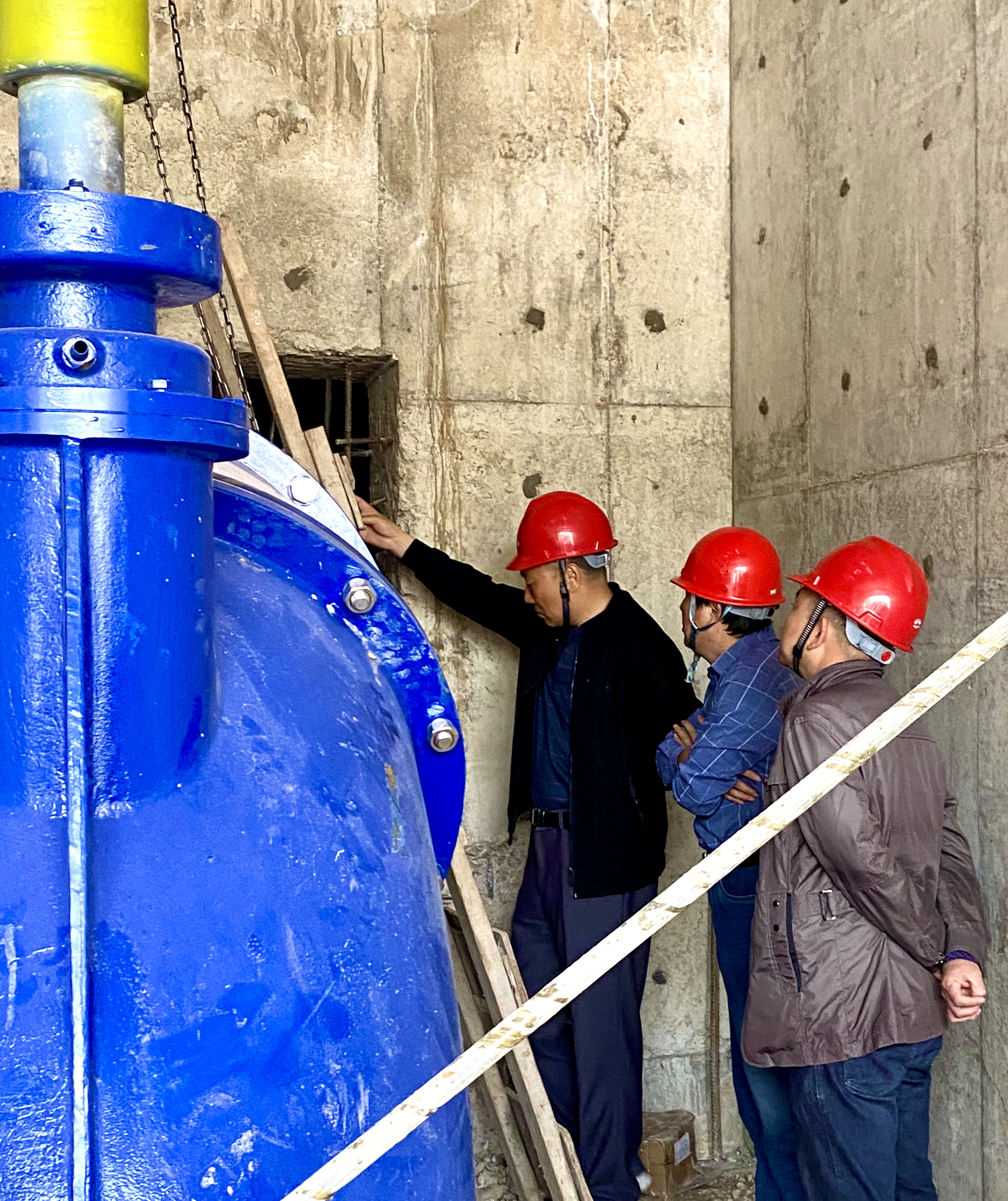 公司领导赴项目部进行汛前安全检查(图2)