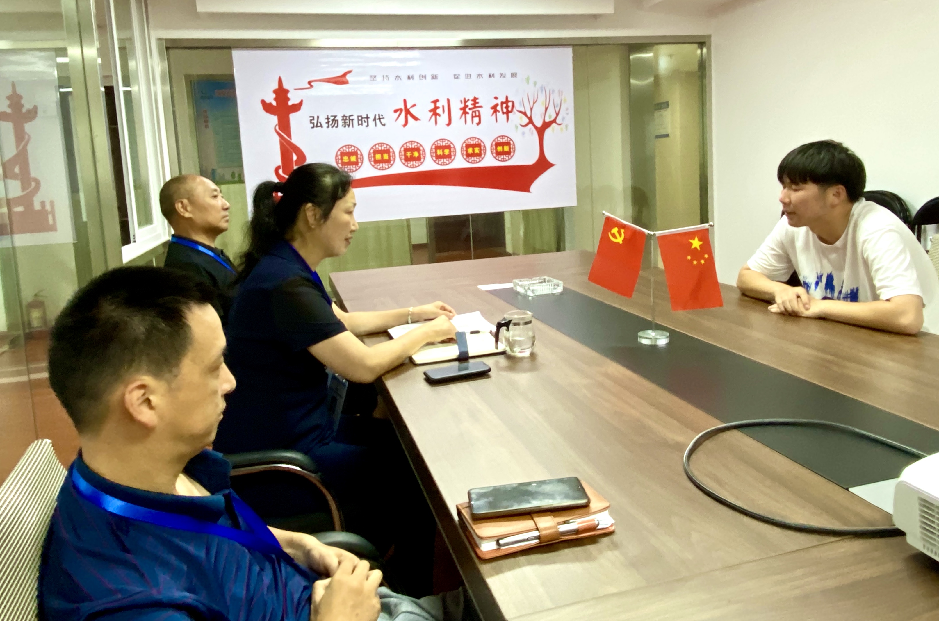 公司组织招新面试会(图2)